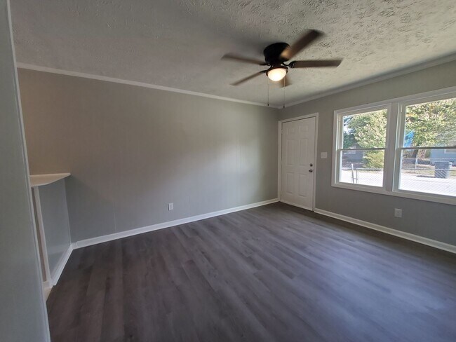 Photo - 206 S 5th St