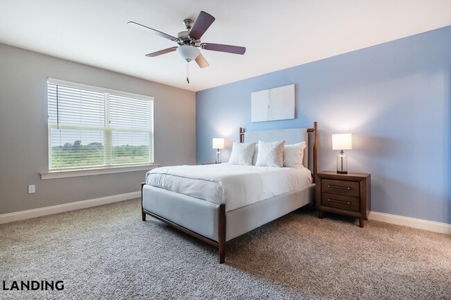 Photo - 305 Laredo Dr Unit 9-301
