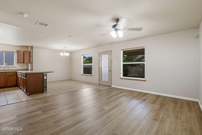 Photo - 2317 Honey Dew St