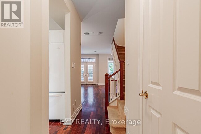 Photo - 37 Shaftesbury Ave