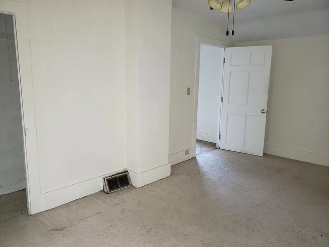 Photo - 353 S Whiton St