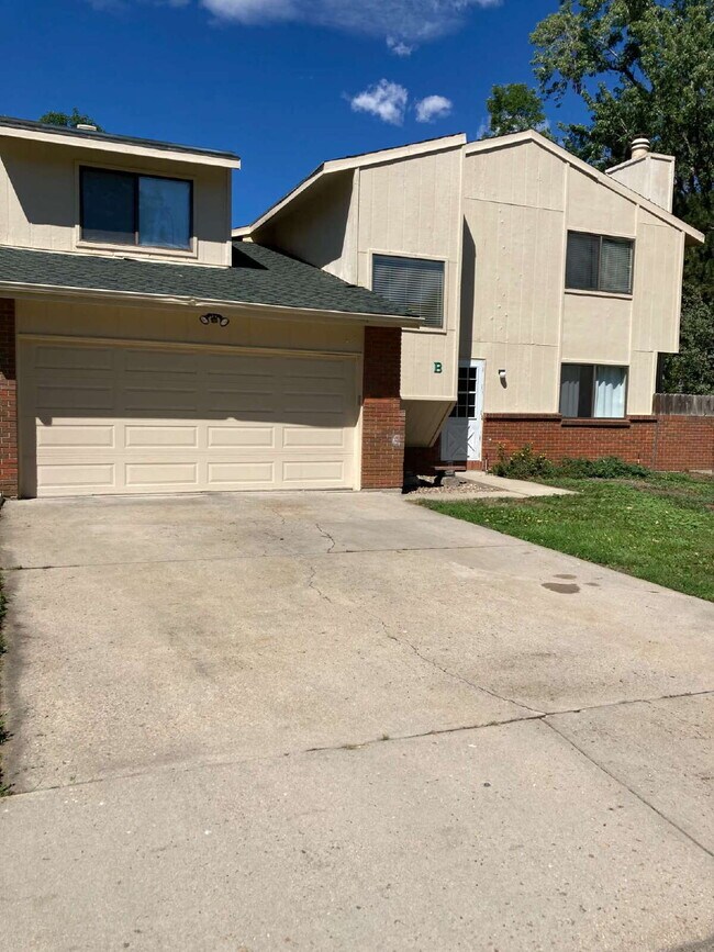 Building Photo - "Experience Comfort and Convenience: Spacious 2-Bed, 2-Bath Retreat in Boulder!" Unit B