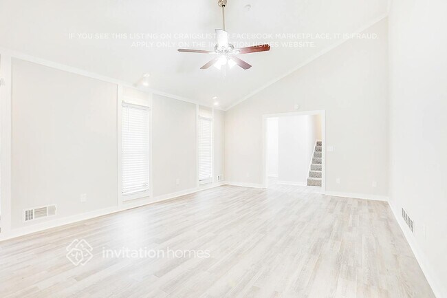 Photo - 5218 Cumberland Way SW