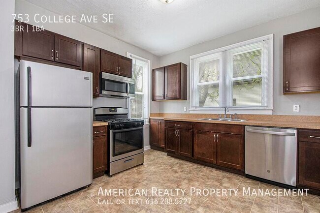Photo - 753 College Ave SE