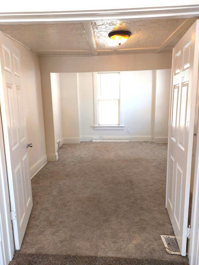 Photo - (816 20th Street)