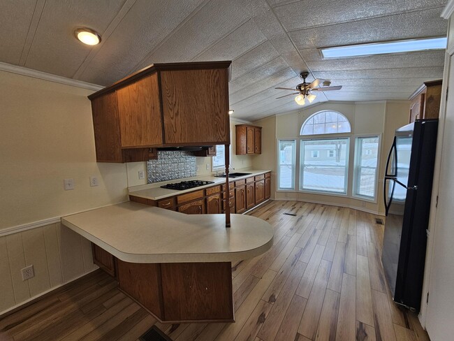 Building Photo - 158 Country Rd