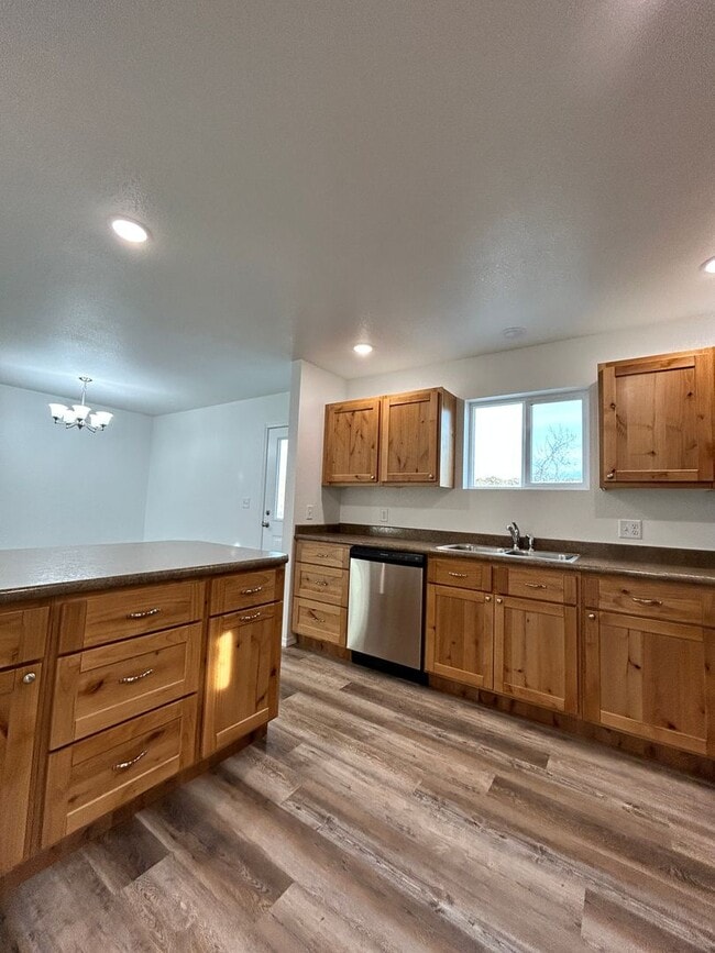 Photo - Beautiful 3 Bed/ 2 Bath Hamilton Home