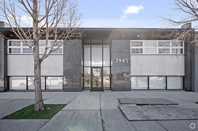 Building Photo - 2945 W Peterson Ave Rental