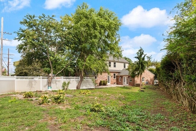 Photo - 129 Maple Ave Apartment Unit B