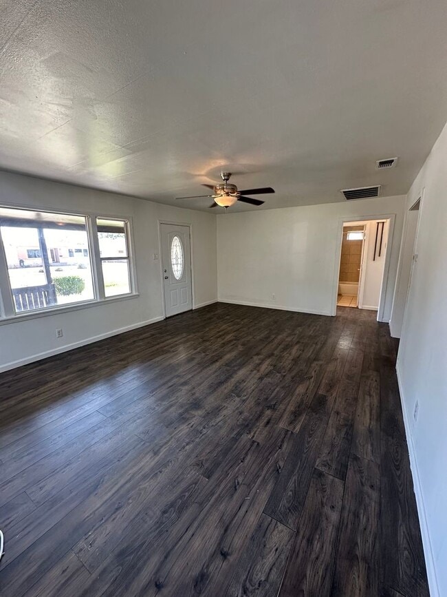 Photo - Spacious 3 Bed Home! Convenient Location! HUD Okay!