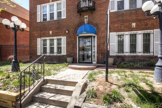 Building Photo - 1341 N Washington St Unit Apt 10