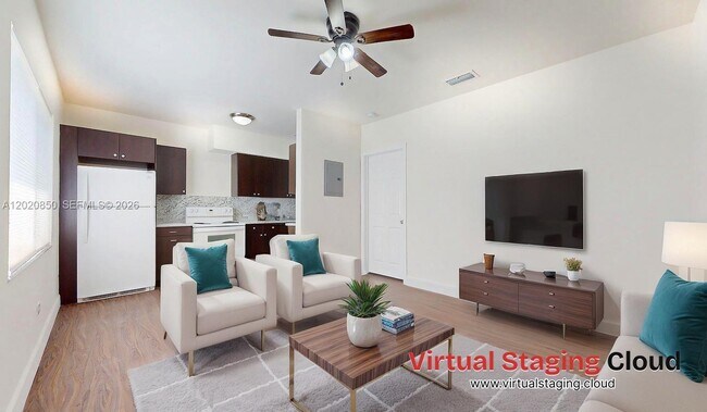 Photo - 74 W 15th St Unidad 2