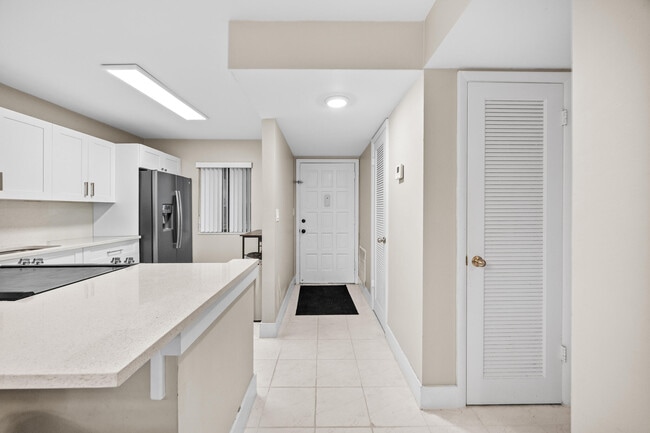 Photo - 4539 Luxemburg Ct Unidad 104