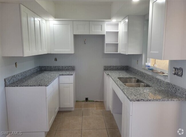 Building Photo - 4427 24th Pl SW Rental