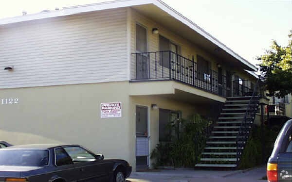 Photo - 1128 Felspar Street