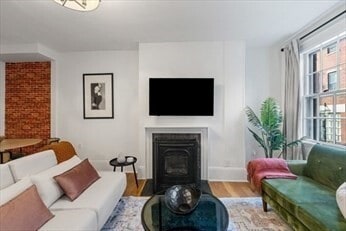 Photo - 102 Revere St Unidad 1