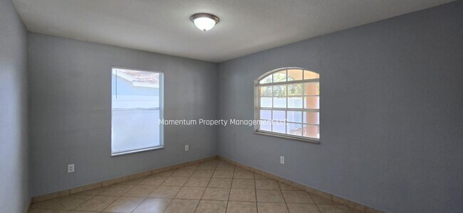 Photo - Spacious 3-Bedroom, 2-Bath Home with Covered Screened Porch & Large Kitchen in Tampa