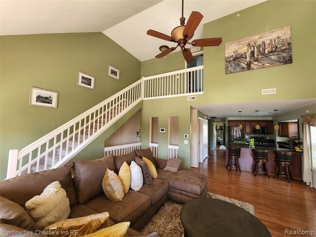 Photo - 135 Winder St