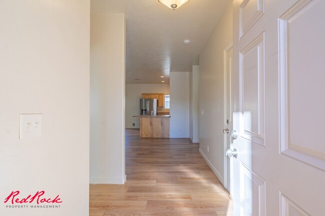 Photo - Spacious 2 Bedroom Hurricane Townhome - Pe...