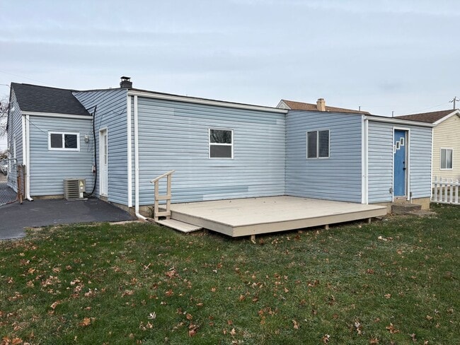 Photo - 870 Geneva Ave