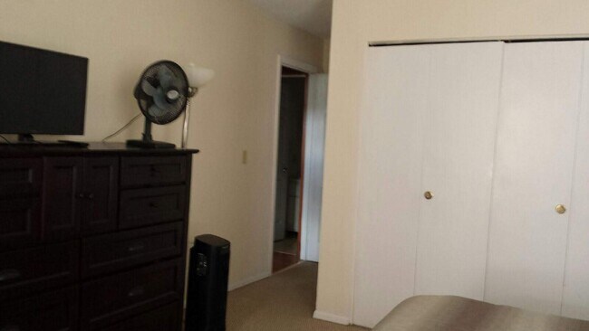 6018 McPherson Ave Unit 2E