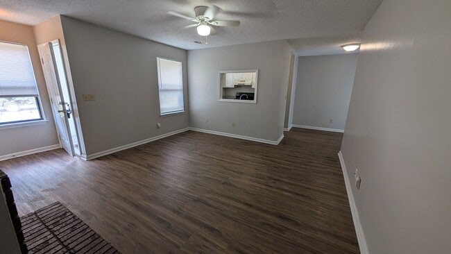 Photo - Spacious 2BD/2BA Duplex