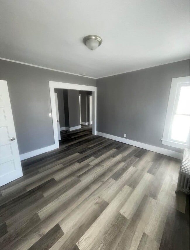 Building Photo - 48 Laurel St Unit 3