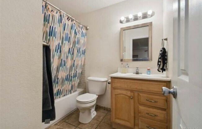 Photo - 2190 S Holly St