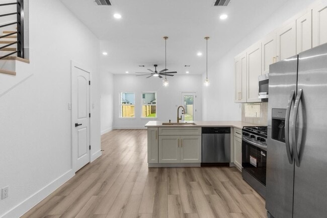 Photo - 4412 Alvin St
