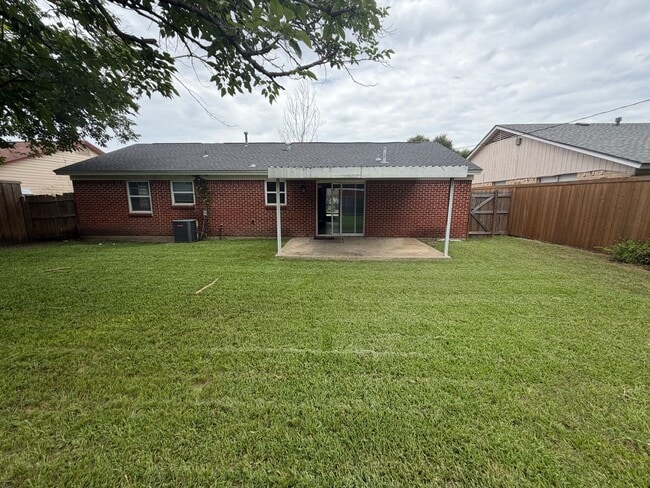 Photo - 2812 Bamboo St