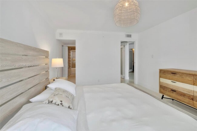 Photo - 2401 Collins Ave Unidad 1805