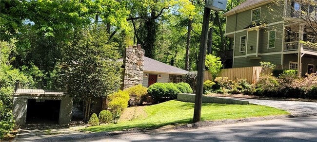 Photo - 2323 Adams Dr NW House