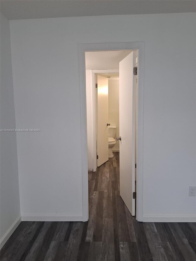 Photo - 492 NW 165th St Unidad C410