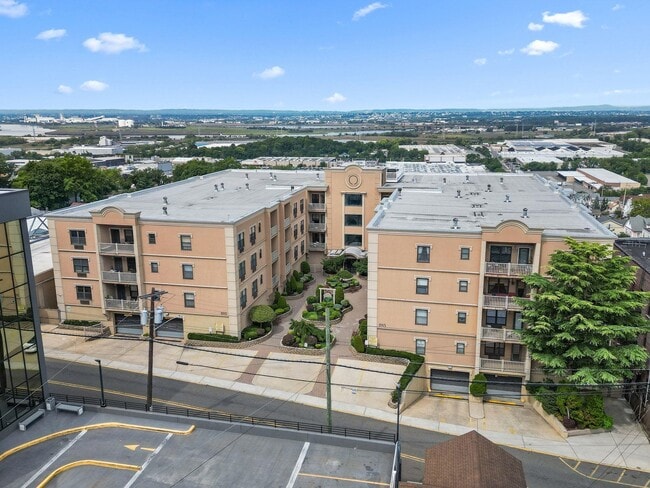 Photo - 8915 Bergenwood Ave Unit 1st floor