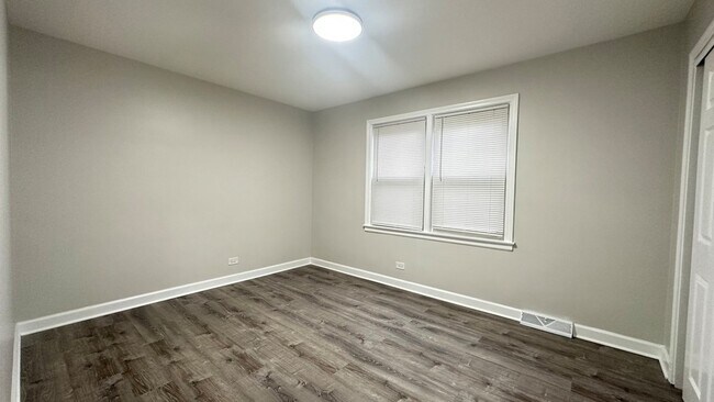 Photo - 5715 N Spaulding Ave Unit 1