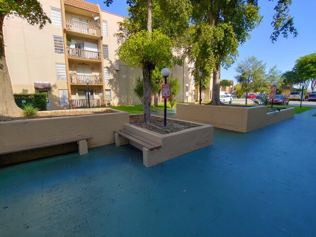 Photo - 4715 NW 7th St Unit 410