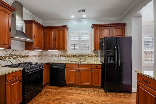 Photo - 4040 Alston Way