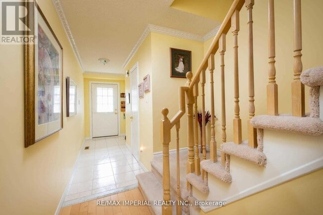 Photo - 2955 Thomas St