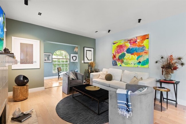 Photo - 1502 El Rado St