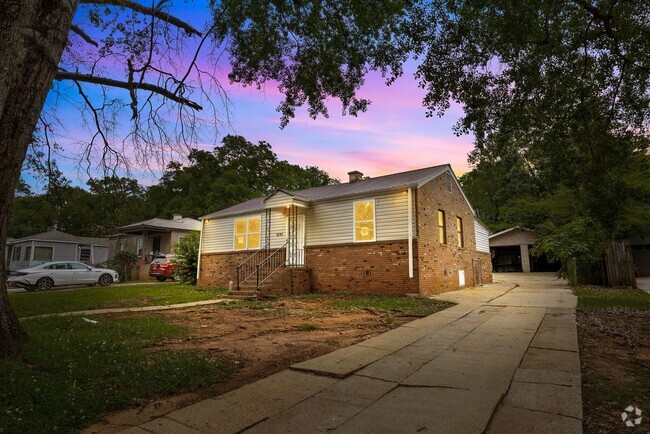 Building Photo - Charming 3 Bedroom, 2 Bathroom house