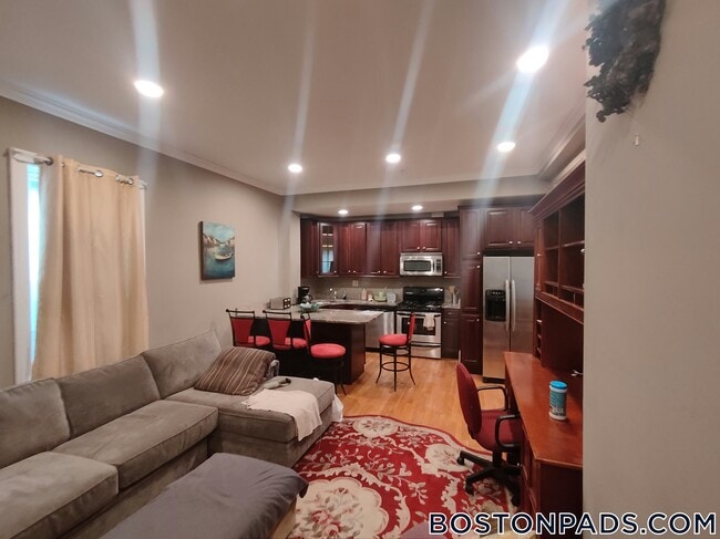 74 Georgia St Unit 1