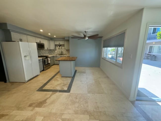 Building Photo - 307 N Mission Rd