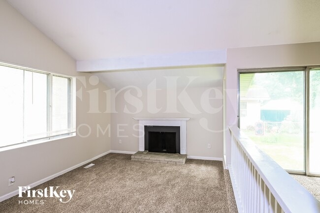 Photo - 3710 Woodman Dr