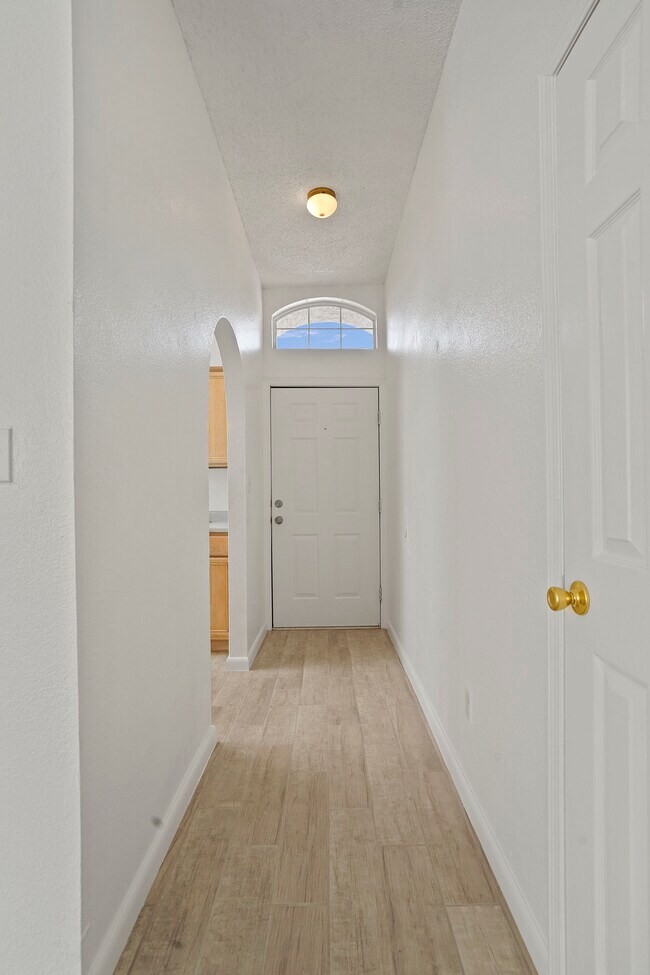 Photo - 408 Irondale Dr Unidad B