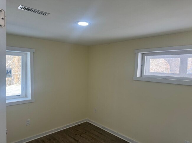 Photo - 752 Norwood Rd