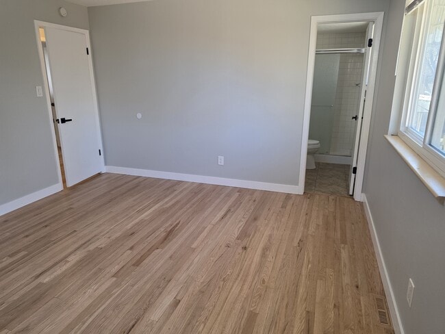 Photo - 1533 S Jamaica St