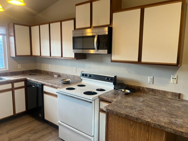 Photo - 3216 Midvale Dr