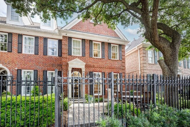 Building Photo - 5124 Chevy Chase Dr Rental