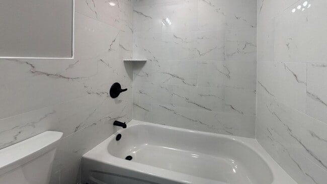 Photo - 5341 Chestnut St Unidad 2