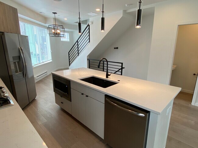 Photo - 1920 Hooker St